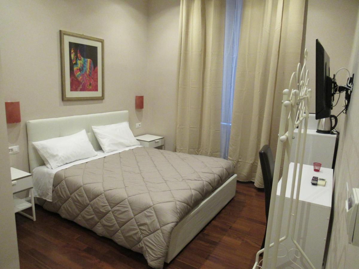 Couette-café Imperial Forum Relais *